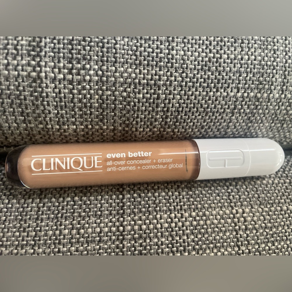 New Clinique Even Better Concealer + Eraser CN 58 honey